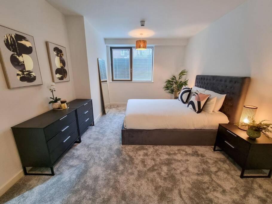 Stunning 4-bedroom Townhouse With Free Parking Ferienhaus *
